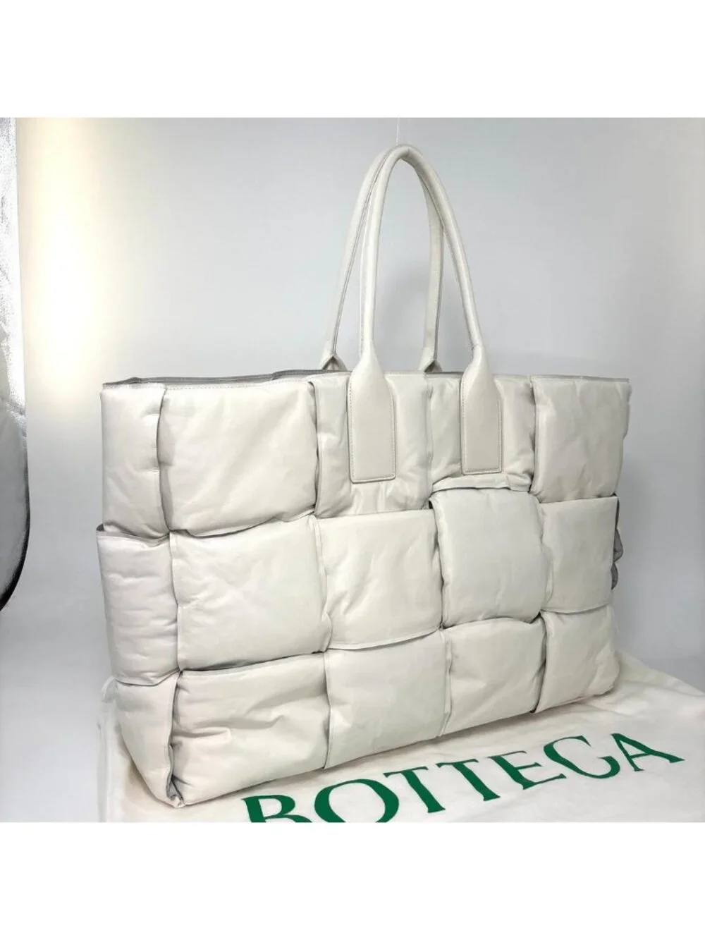 Bottega Veneta Maxi Intrecciato Padded Calf Tote